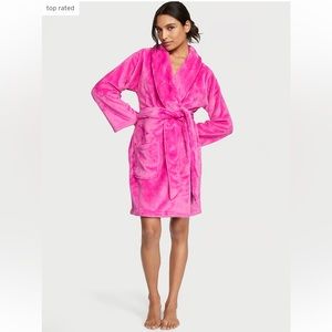 NWT VICTORIA'S SECRET Short Cozy Robe Fucshia Frenzy - Size XS/S
